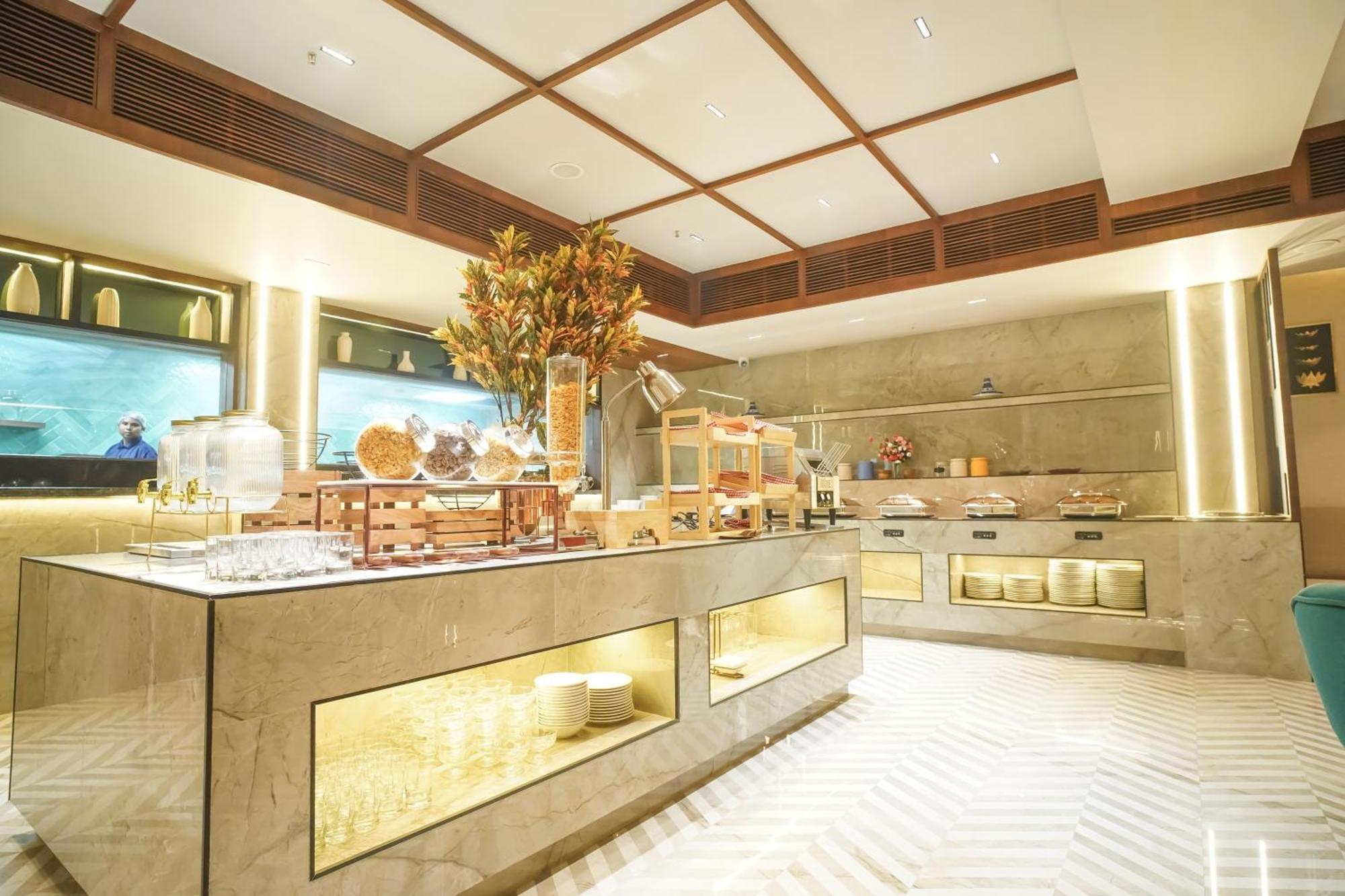 Ishaan Sarovar Portico Deoghar Exterior foto