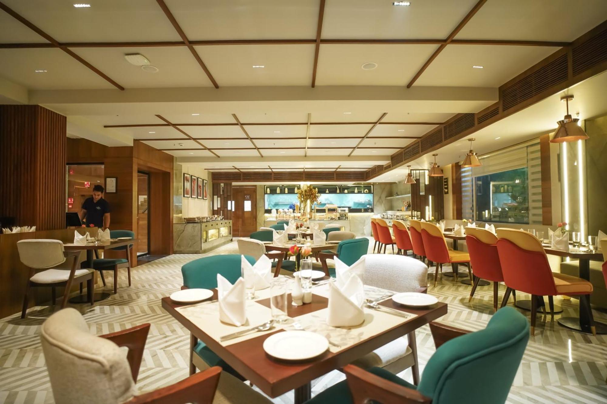 Ishaan Sarovar Portico Deoghar Exterior foto